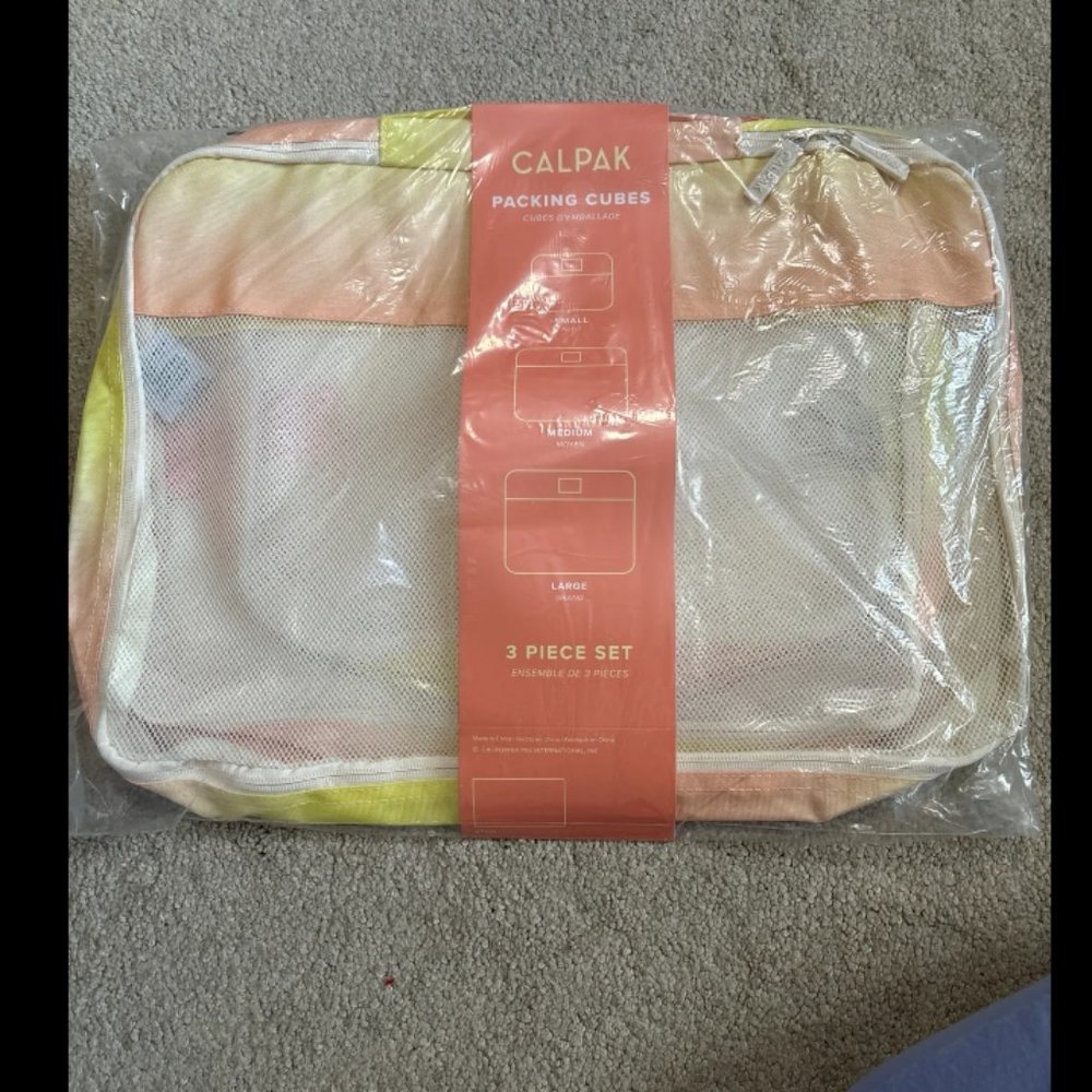 NWT Calpak Packing Cubes in Sorbet
